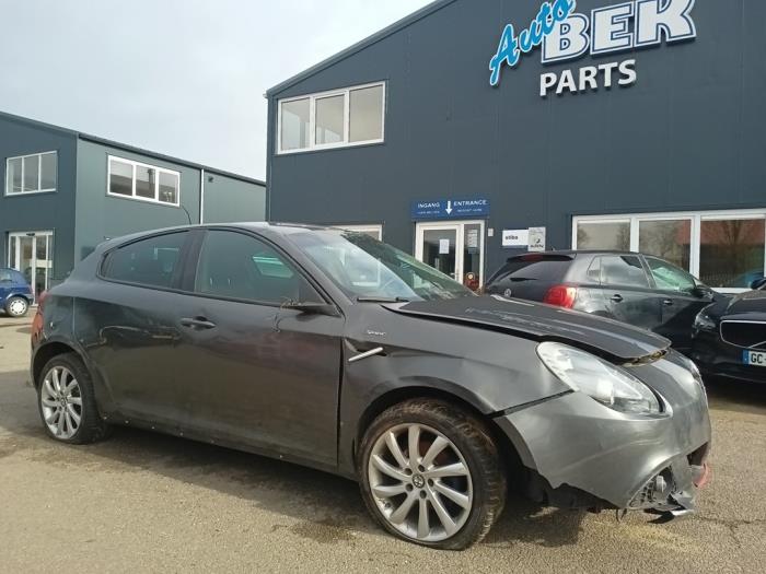Moulure Centrale Avant Noir Relief Pour Alfa Romeo Giulietta (2016+) - Neuf