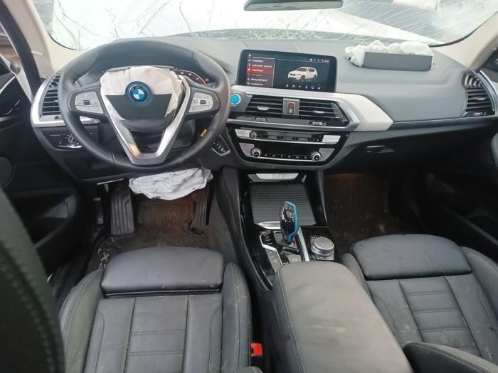 BMW iX3 Electric Schrottauto (2021, Weiß)