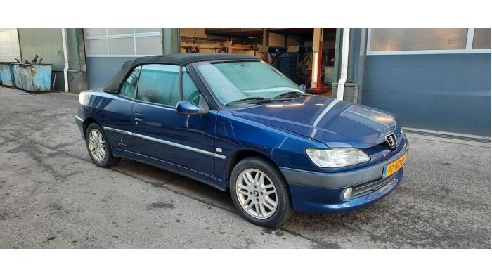 Peugeot 306 1.6 Salvage vehicle (2001, Blue)