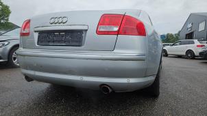 Audi A8 4.2 V8 40V Quattro Samochód złomowany (2003, Metalik, Srebrny)