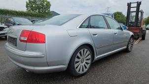 Audi A8 4.2 V8 40V Quattro Samochód złomowany (2003, Metalik, Srebrny)