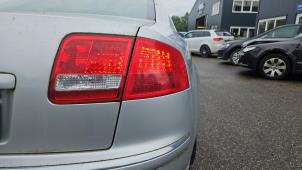 Audi A8 4.2 V8 40V Quattro Samochód złomowany (2003, Metalik, Srebrny)