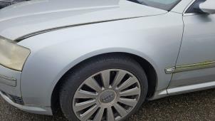 Audi A8 4.2 V8 40V Quattro Samochód złomowany (2003, Metalik, Srebrny)