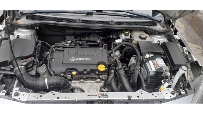 Opel Astra J 1.4 Turbo 16V Samochód złomowany (2014, Szary)