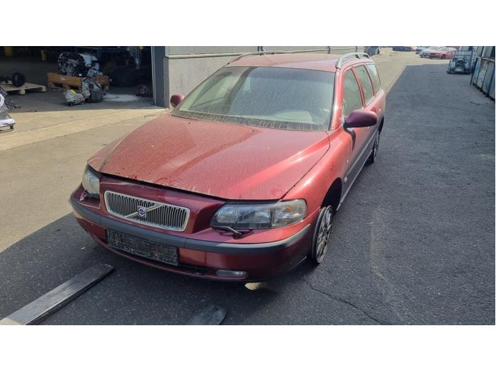 Volvo V70 2.4 20V 170 Schrottauto (2002, Rot)