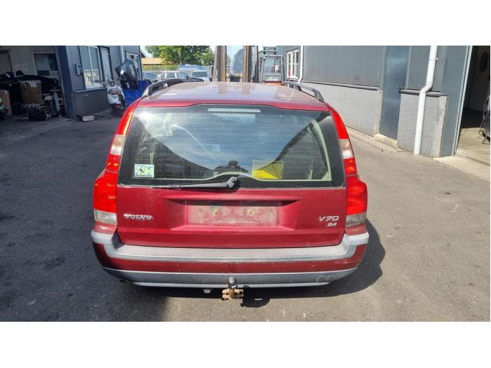 Volvo V70 2.4 20V 170 Schrottauto (2002, Rot)