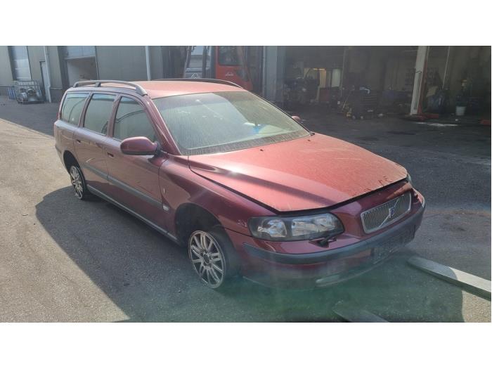 Volvo V70 2.4 20V 170 Schrottauto (2002, Rot)