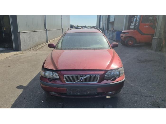 Volvo V70 2.4 20V 170 Schrottauto (2002, Rot)