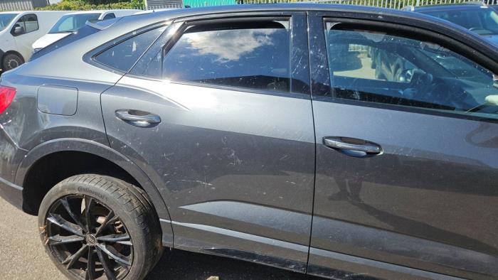Audi Q3 Sportback 1.4 45 TFSIe 16V Épave (2024, Gris)