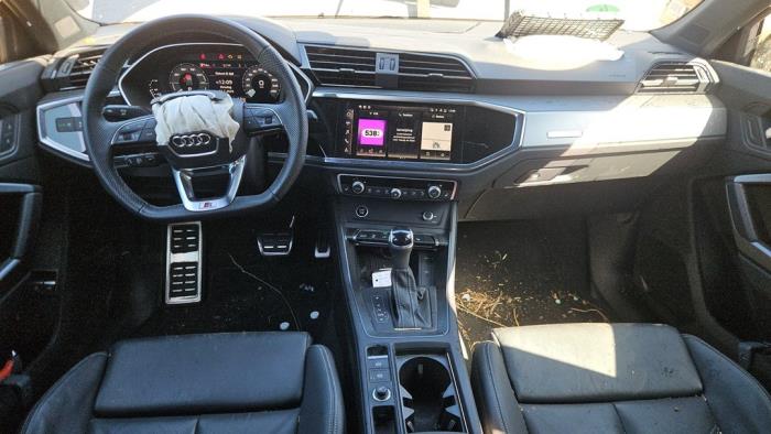 Audi Q3 Sportback 1.4 45 TFSIe 16V Épave (2024, Gris)