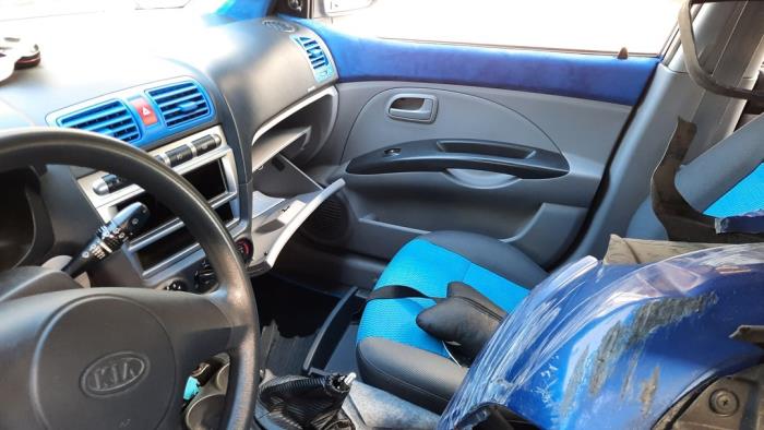 Kia Picanto 1.1 12V Skrotfordon (2004, BLAUW)