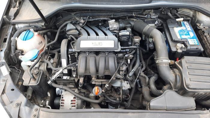 Volkswagen Golf VI 1.6 Skrotfordon (2009, GRIJS)