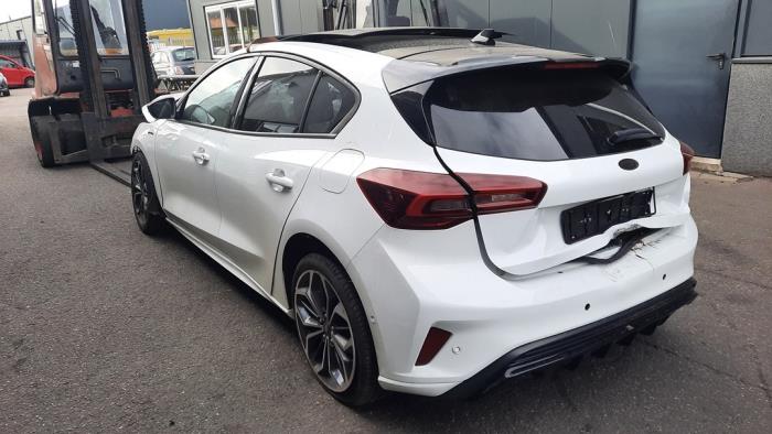 Ford Focus 4 1.0 EcoBoost 12V Hybrid 155 Samochód złomowany (2023, Rózowy, Bialy)