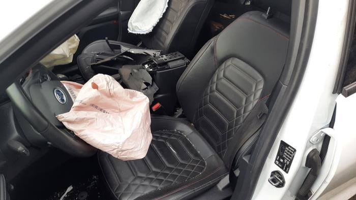 Ford Focus 4 1.0 EcoBoost 12V Hybrid 155 Samochód złomowany (2023, Rózowy, Bialy)