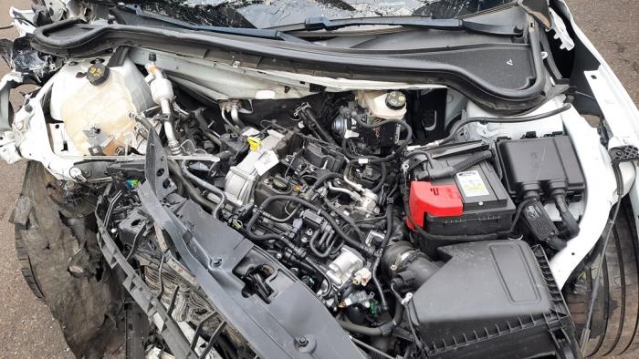 Ford Focus 4 1.0 EcoBoost 12V Hybrid 155 Samochód złomowany (2023, Rózowy, Bialy)