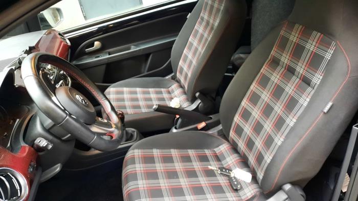 Volkswagen Up! 1.0 TSI 12V GTI Skrotfordon (2019, ZWART)