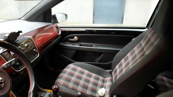 Volkswagen Up! 1.0 TSI 12V GTI Skrotfordon (2019, ZWART)