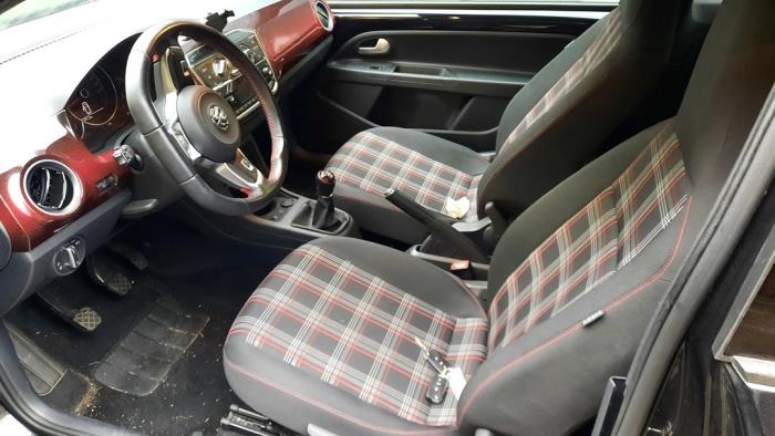 Volkswagen Up! 1.0 TSI 12V GTI Skrotfordon (2019, ZWART)