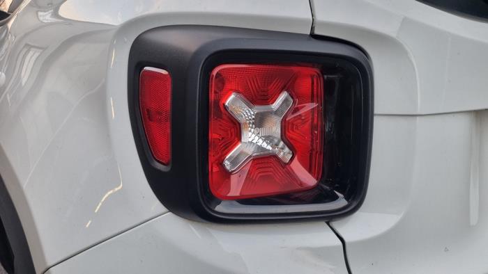 Jeep Renegade Épave (2017, Blanc)