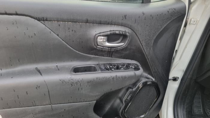 Jeep Renegade Épave (2017, Blanc)