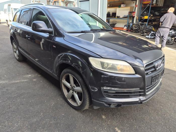 Audi Q7 3.0 TDI V6 24V Épave (2007, Gris)