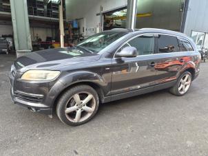 Audi Q7 3.0 TDI V6 24V Épave (2007, Gris)