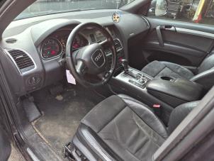 Audi Q7 3.0 TDI V6 24V Épave (2007, Gris)