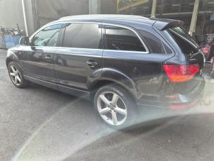 Audi Q7 3.0 TDI V6 24V Épave (2007, Gris)