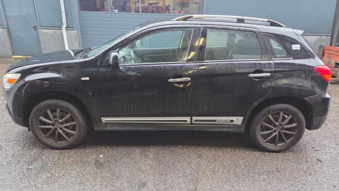 Mitsubishi ASX 1.6 MIVEC 16V Samochód złomowany (2010, Czarny)