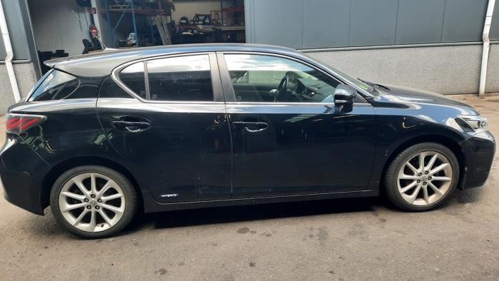 Lexus CT 200h 1.8 16V Samochód złomowany (2011, Czarny)