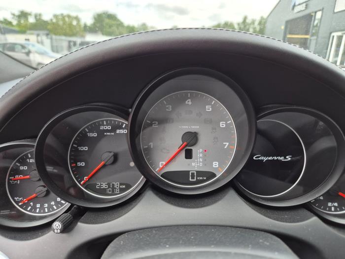 Porsche Cayenne II 4.8 V8 32V S Vehículo de desguace (2012, Blanco)