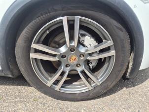 Porsche Cayenne II 4.8 V8 32V S Vehículo de desguace (2012, Blanco)