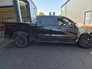 Chevrolet Silverado 1500 Crew Cab 6.2 V8 4WD Vehículo de desguace (2024, Metálico, Negro)
