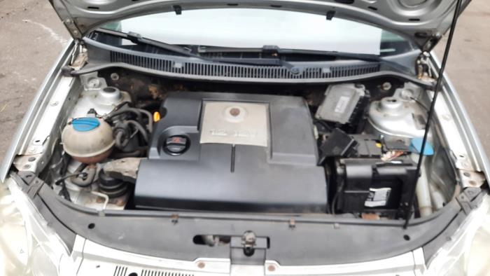 Volkswagen Polo IV 1.2 12V Vehículo de desguace (2006, Gris)