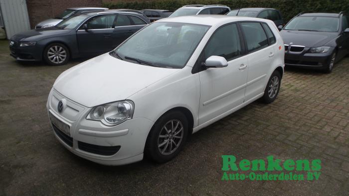 Norm Overlap To separate Volkswagen Polo IV 1.4 TDI 80 Salvage vehicle (2009, White)