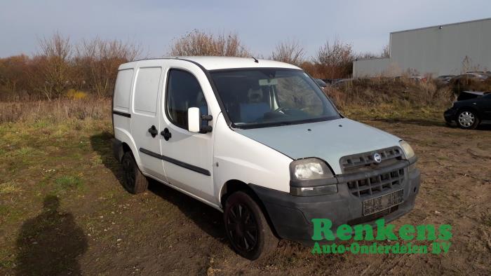Fiat Doblo Cargo 223 19 Jtd Salvage Year Of Construction 2002