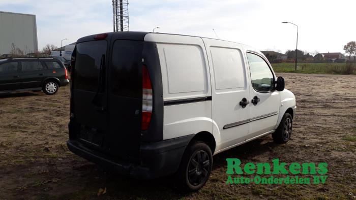 Fiat Doblo Cargo 223 19 Jtd Salvage Year Of Construction 2002