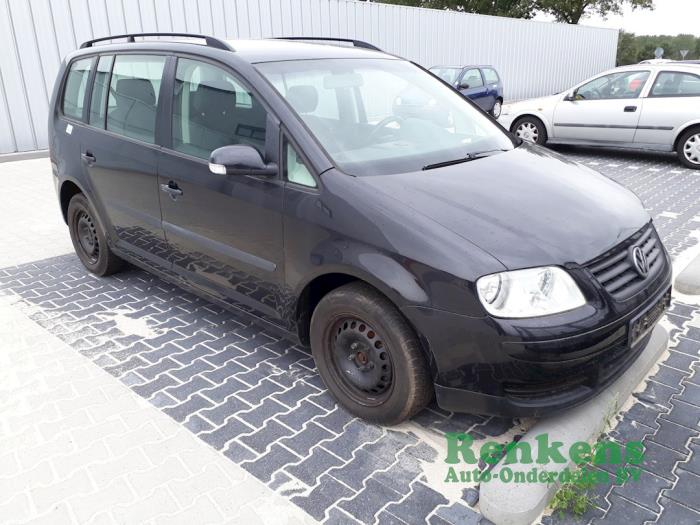 Volkswagen Touran 1.6 Fsi Volkswagen Touran 1.6 FSI 16V Salvage vehicle (2004, Black)