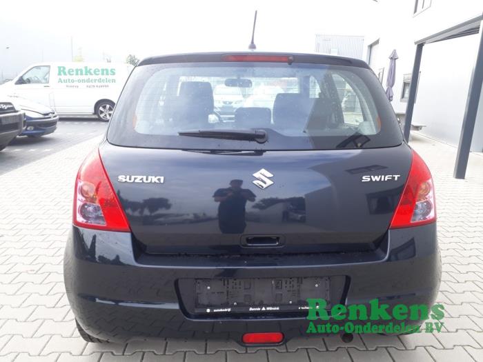 Suzuki Swift 1.3 VVT 16V Samochód złomowany (2008, Czarny)