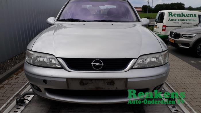 Opel Vectra B 1.8 16v Welches öl Opel Vectra B 1.8 16V Ecotec Schrottauto (2001, Silber)