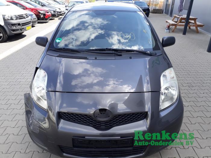 Toyota Yaris II 1.0 12V VVT-i Épave (2010, Foncé, Gris)