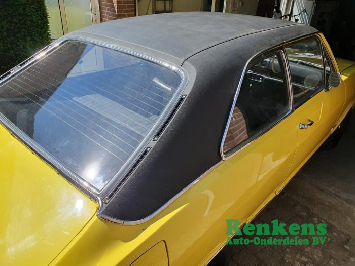 Opel Kadett Coche dañado (1969, Amarillo)