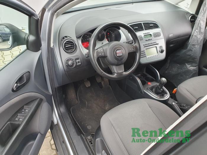 Seat Altea XL 1.4 TSI 16V Vehículo de desguace (2008, Plateado)