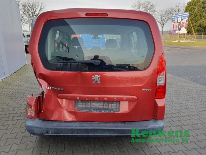 Peugeot Partner Tepee 1.6 HDI 75 Samochód złomowany (2013, Metalik, Czerwony)