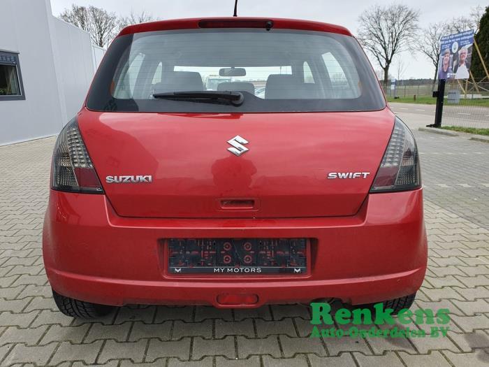 Suzuki Swift 1.3 VVT 16V Salvage vehicle (2006, Red)