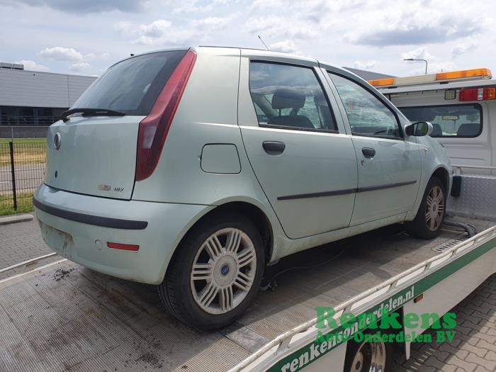 Fiat Punto II 1.4 16V Salvage vehicle (2003, Green)