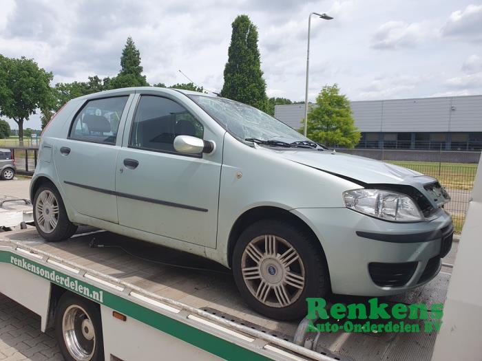 Fiat Punto II 1.4 16V Salvage vehicle (2003, Green)