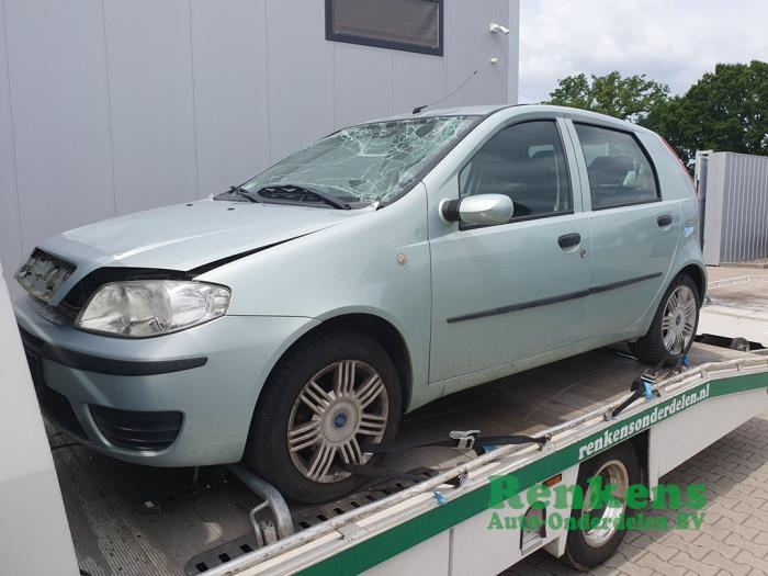 Fiat Punto II 1.4 16V Salvage vehicle (2003, Green)