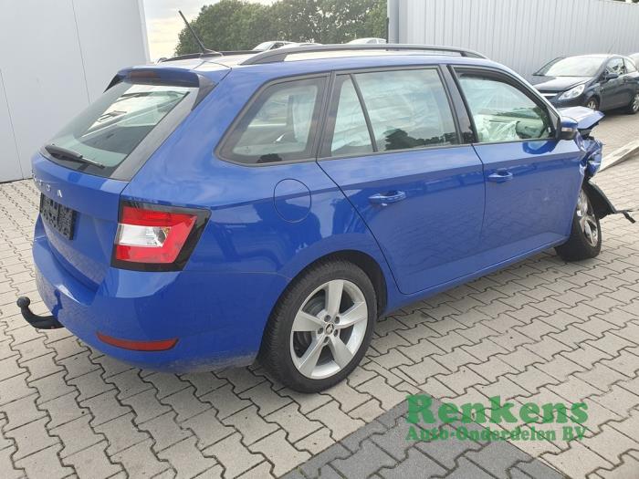 Skoda Fabia III Combi 1.0 TSI 12V Épave (2020, Bleu)