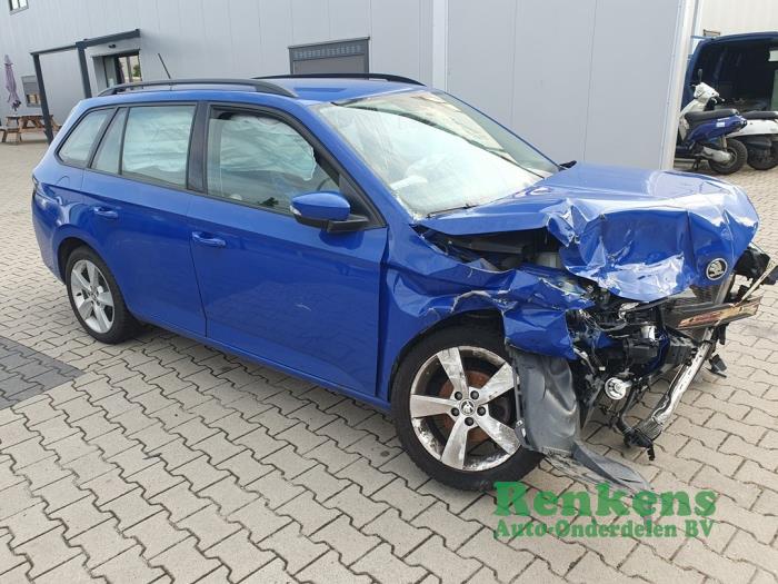Skoda Fabia III Combi 1.0 TSI 12V Épave (2020, Bleu)